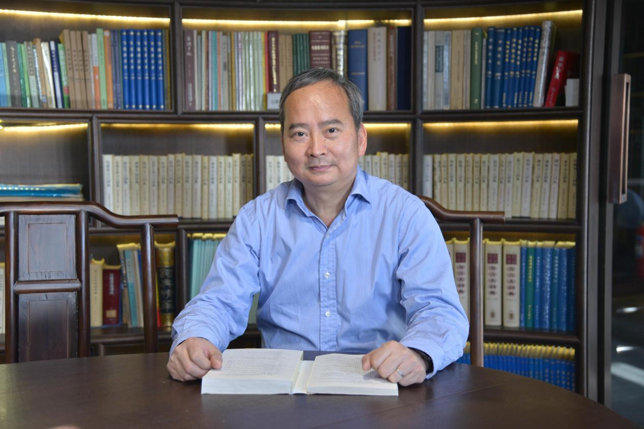 Fang Hu (胡方)