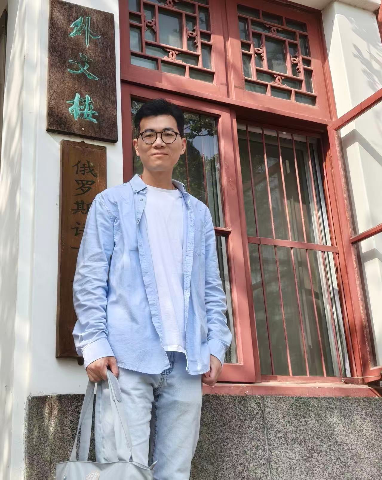 Xuhui Hu (胡旭辉)